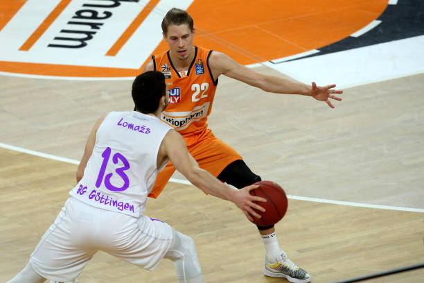 然不算耀眼 然不算耀眼